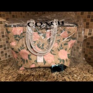 NWT Coach Camo Rose City Tote